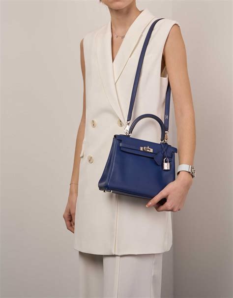 hermes kelly 25 street style|hermes kelly 25 sotheby's.